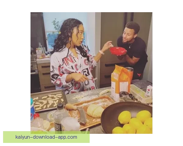 库里谈阿耶莎：她那份本能的冲劲与热情让我充满动力