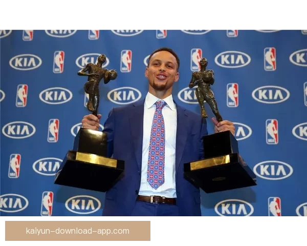 科尔强调勇士不摆烂 库里复出机会仍存在格林坚信