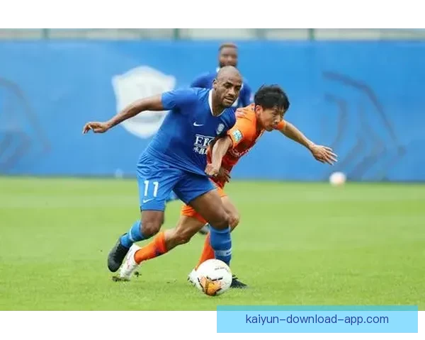 穆里奇进球后泪洒赛场激动表达我也是人展现真实情感